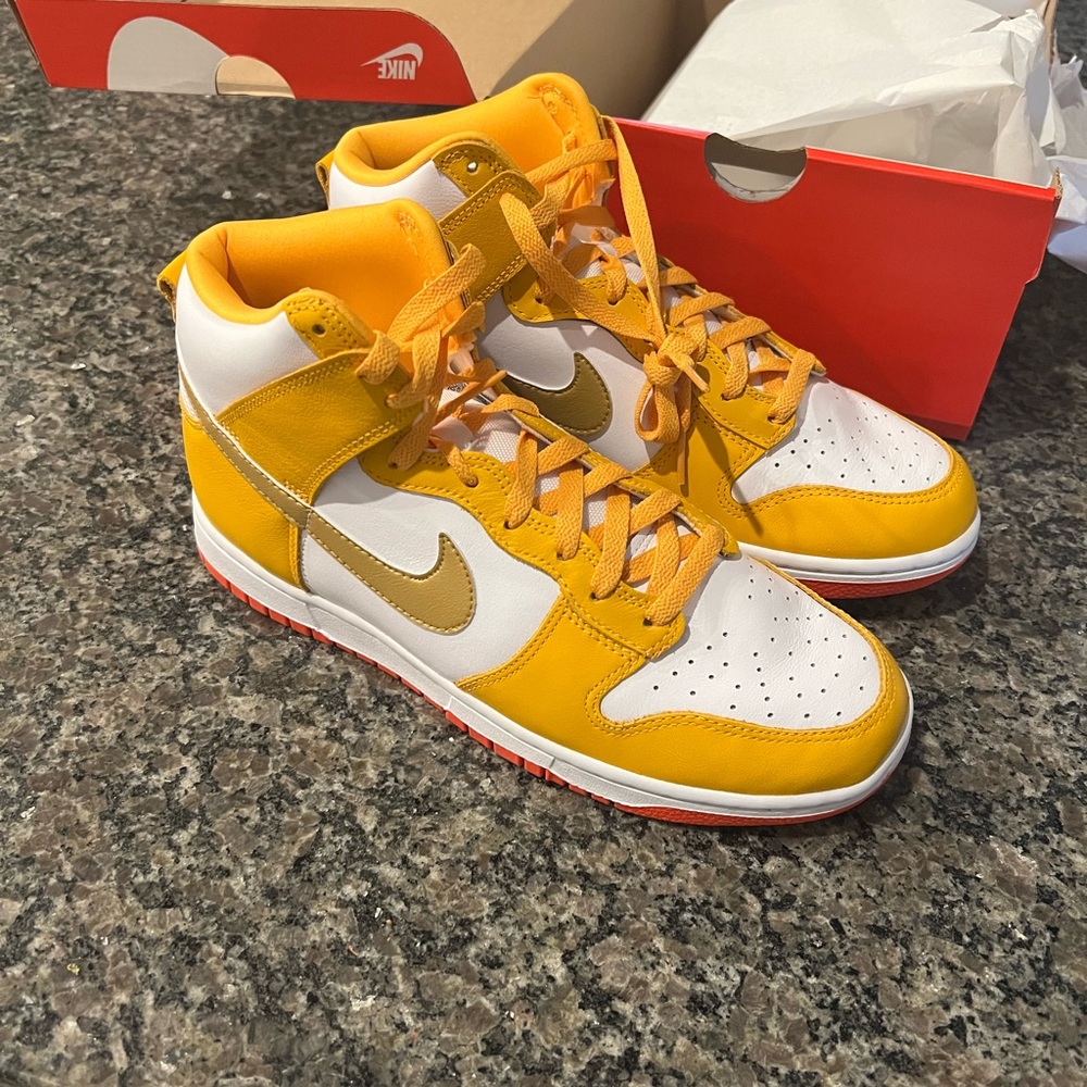 Nike University gold dunk high